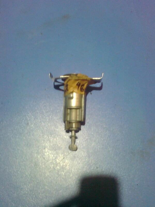 Патрон предна лява врата за Мицубиши Колт 05г.