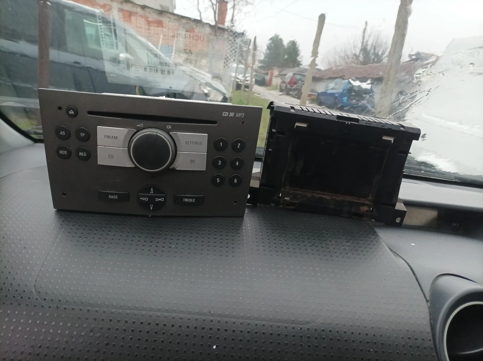CD ����� 30 MP3 �� ���� ����� h . 2005 ���. | Mobile.bg � ����������� 5