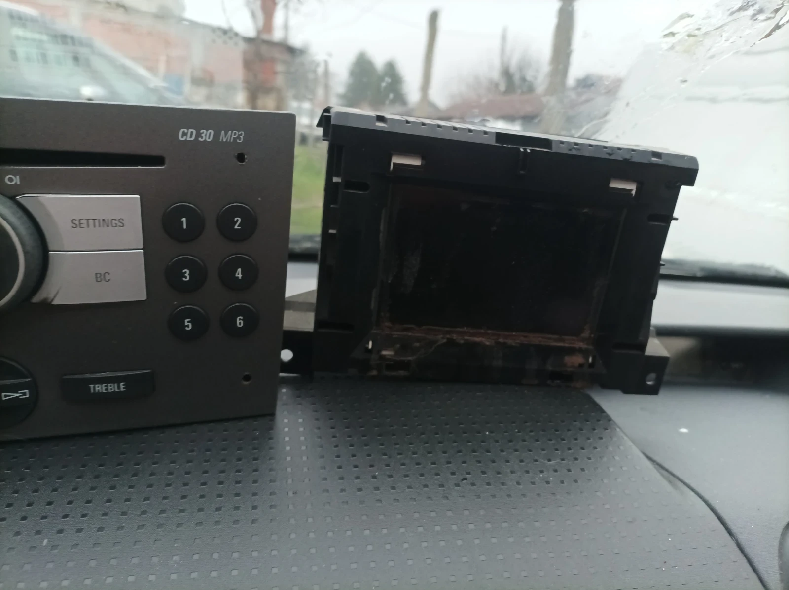 CD ����� 30 MP3 �� ���� ����� h . 2005 ���. | Mobile.bg � ����������� 7