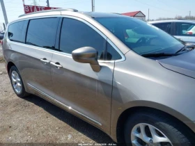 Chrysler Pacifica * КОЖА* ПОДГРЕВ* LED* NAVI* 3.6* , снимка 11