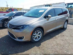Chrysler Pacifica * КОЖА* ПОДГРЕВ* LED* NAVI* 3.6* , снимка 2
