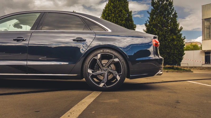 Audi A8, снимка 8 - Автомобили и джипове - 52383338