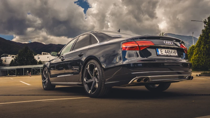 Audi A8, снимка 2 - Автомобили и джипове - 52383338