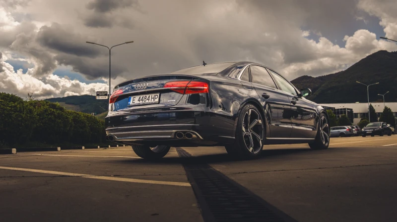 Audi A8, снимка 3 - Автомобили и джипове - 52383338