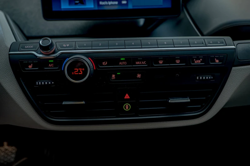 BMW i3 S/FullLed/Подгрев/Камера/CarPlay, снимка 9 - Автомобили и джипове - 50843175