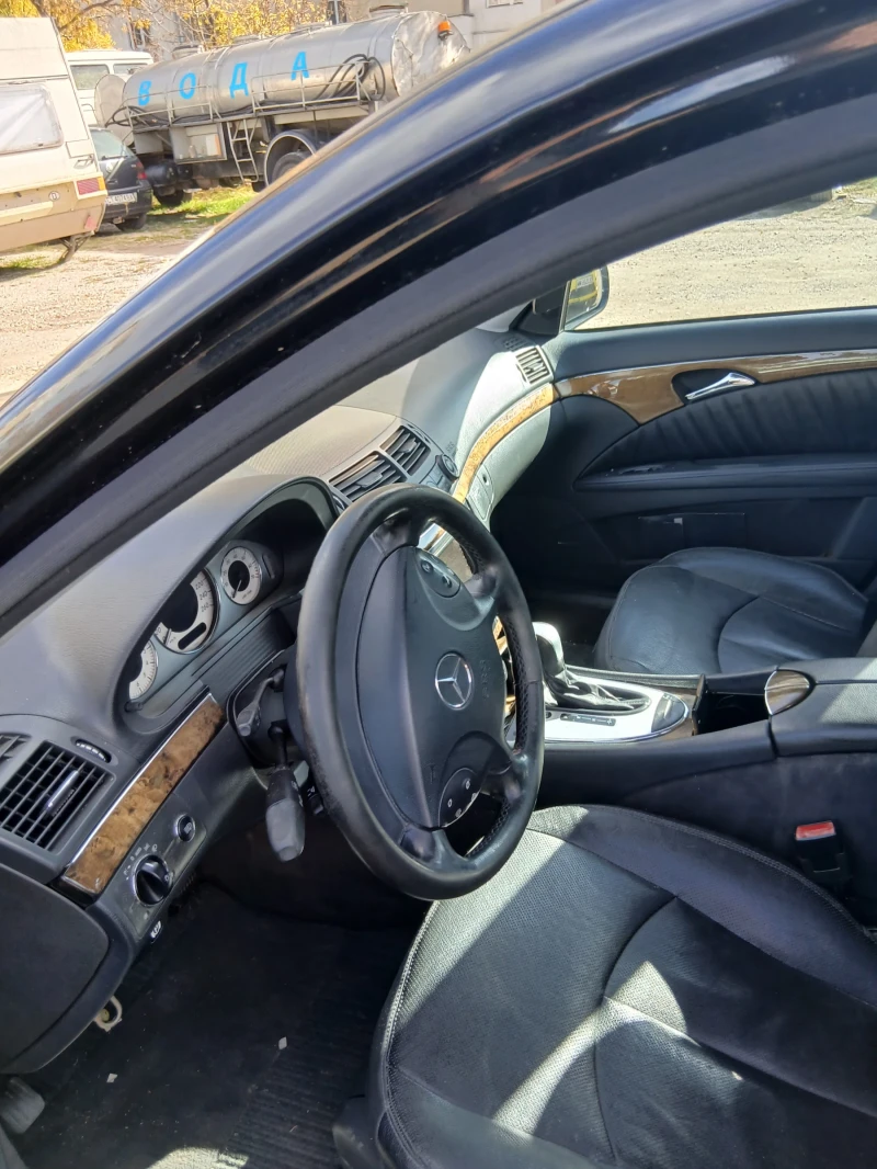 Mercedes-Benz E 350, снимка 2 - Автомобили и джипове - 52473327