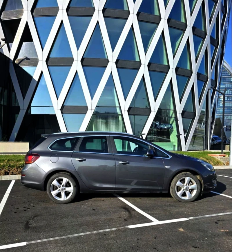 Opel Astra КСЕНОН | НАВИГАЦИЯ | АВТОПИЛОТ | РЕАЛНИ КИЛОМЕТРИ, снимка 8 - Автомобили и джипове - 52746018