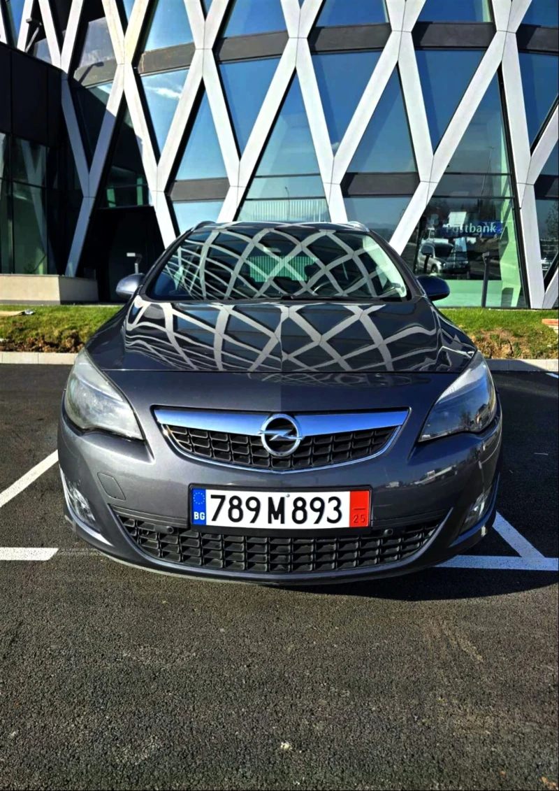 Opel Astra КСЕНОН | НАВИГАЦИЯ | АВТОПИЛОТ | РЕАЛНИ КИЛОМЕТРИ, снимка 2 - Автомобили и джипове - 52746018