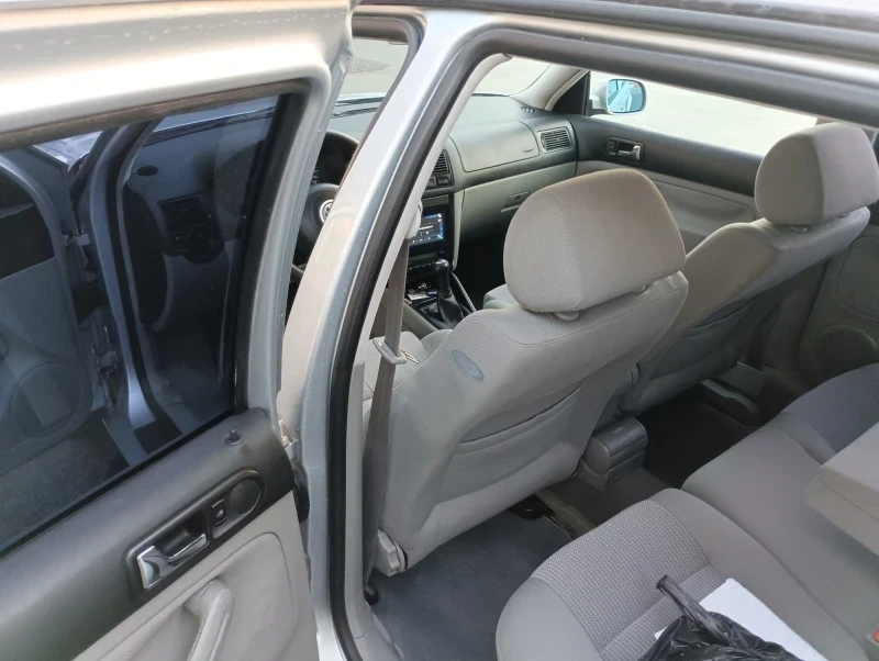 VW Golf 4, снимка 12 - Автомобили и джипове - 52407723