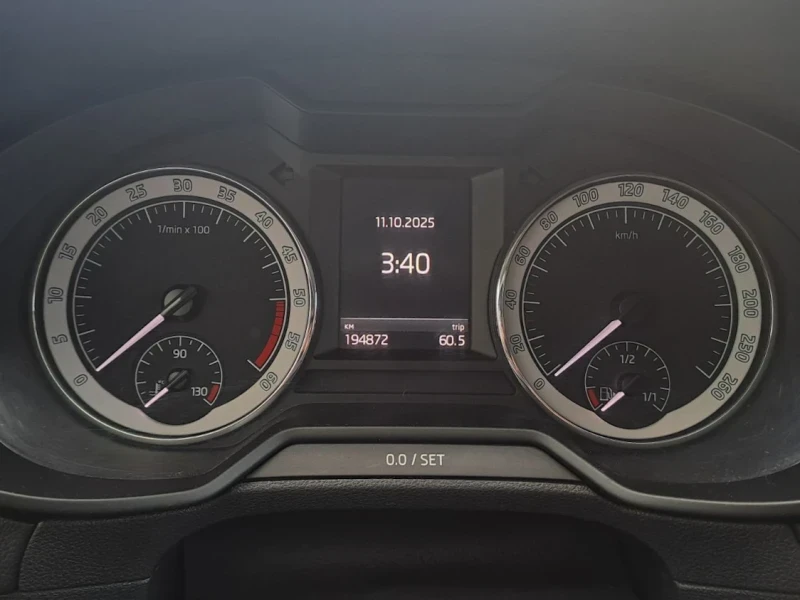 Skoda Octavia 2.0 TDI * ОБСЛУЖЕНА* DSG6, снимка 13 - Автомобили и джипове - 55748203