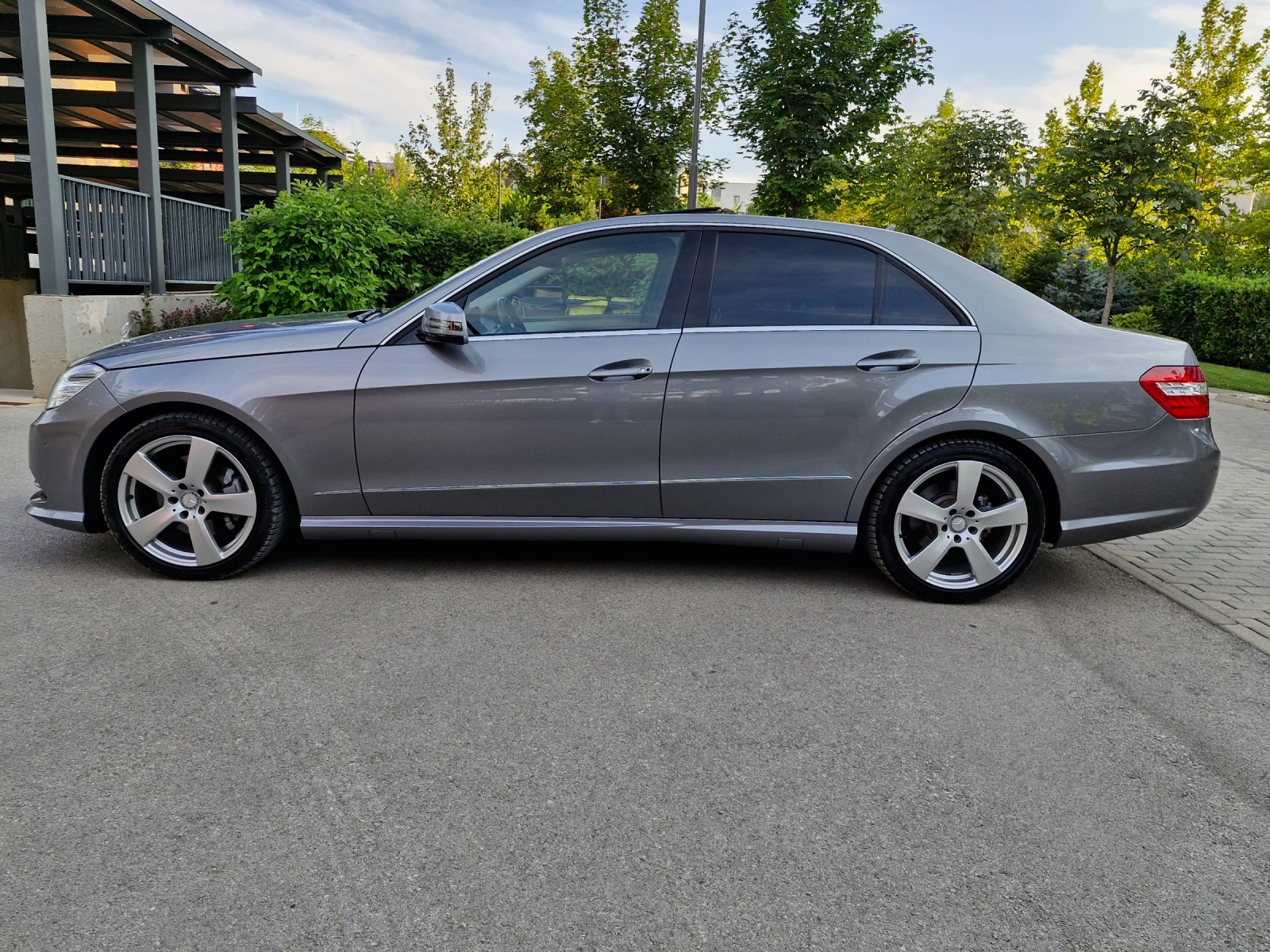 Mercedes-Benz E 250 4MATIC AVANTGARDE - изображение 2