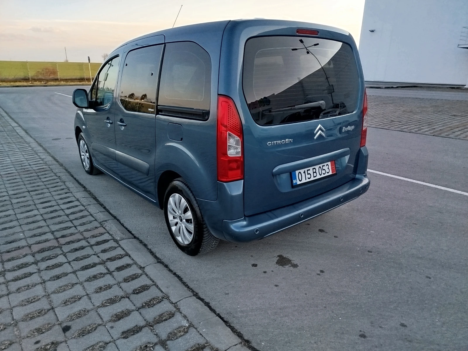 Citroen Berlingo 1.6-90кс.MULTISPACE - изображение 4