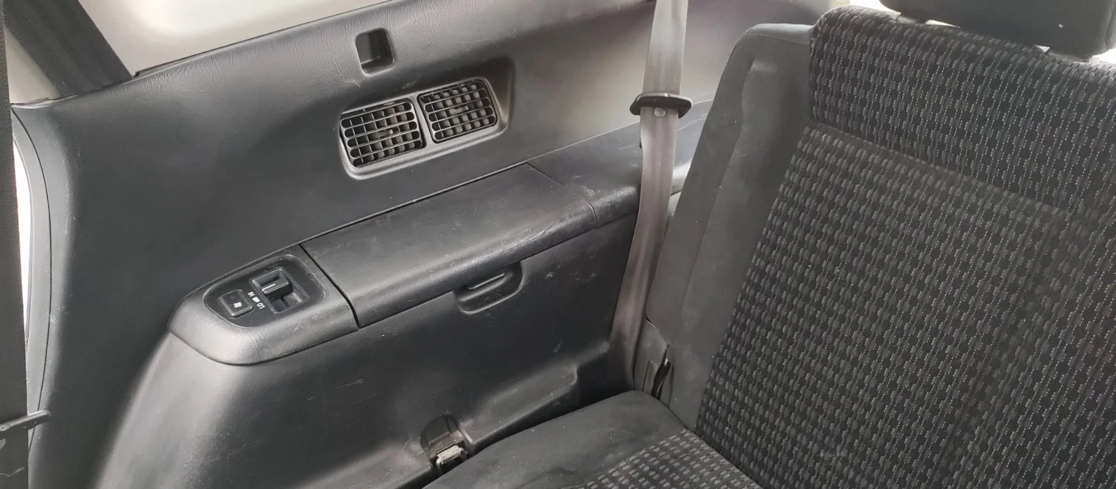Honda Stream  - изображение 6