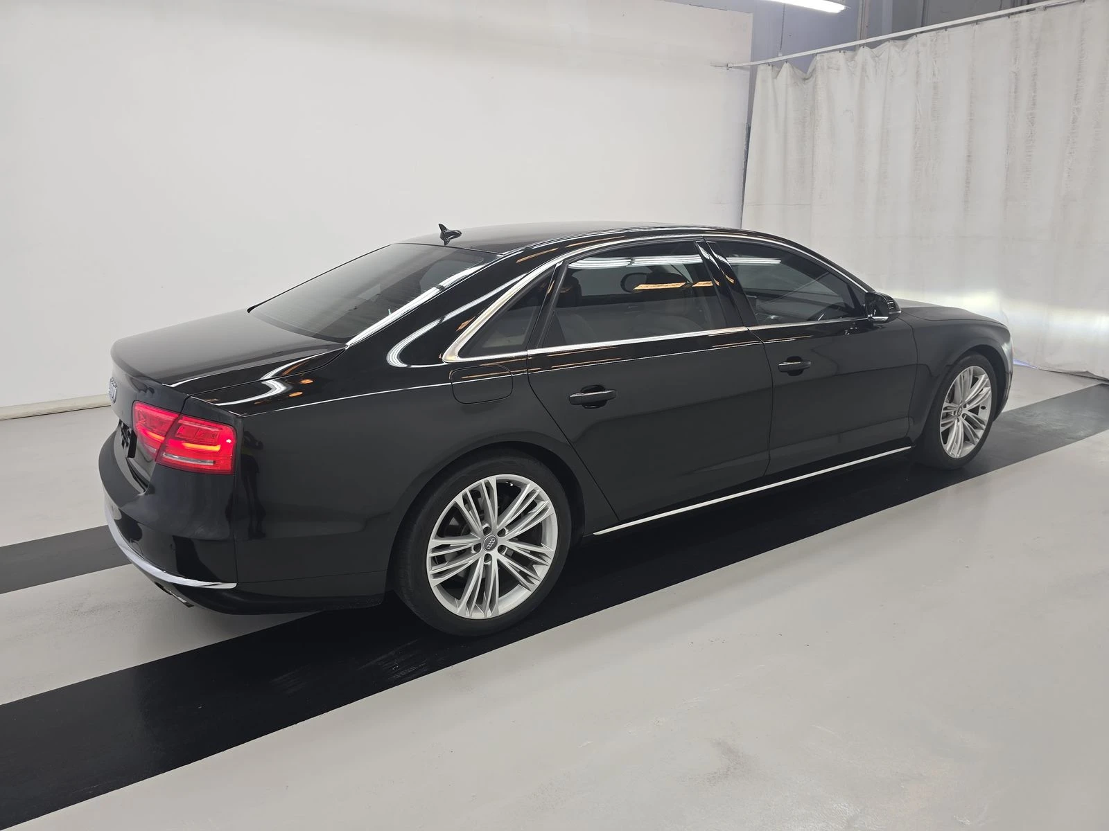 Audi A8  L 3.0T* CARFAX* ОПЦИЯ ЗА ФИНАНСИРАНЕ*  - изображение 4