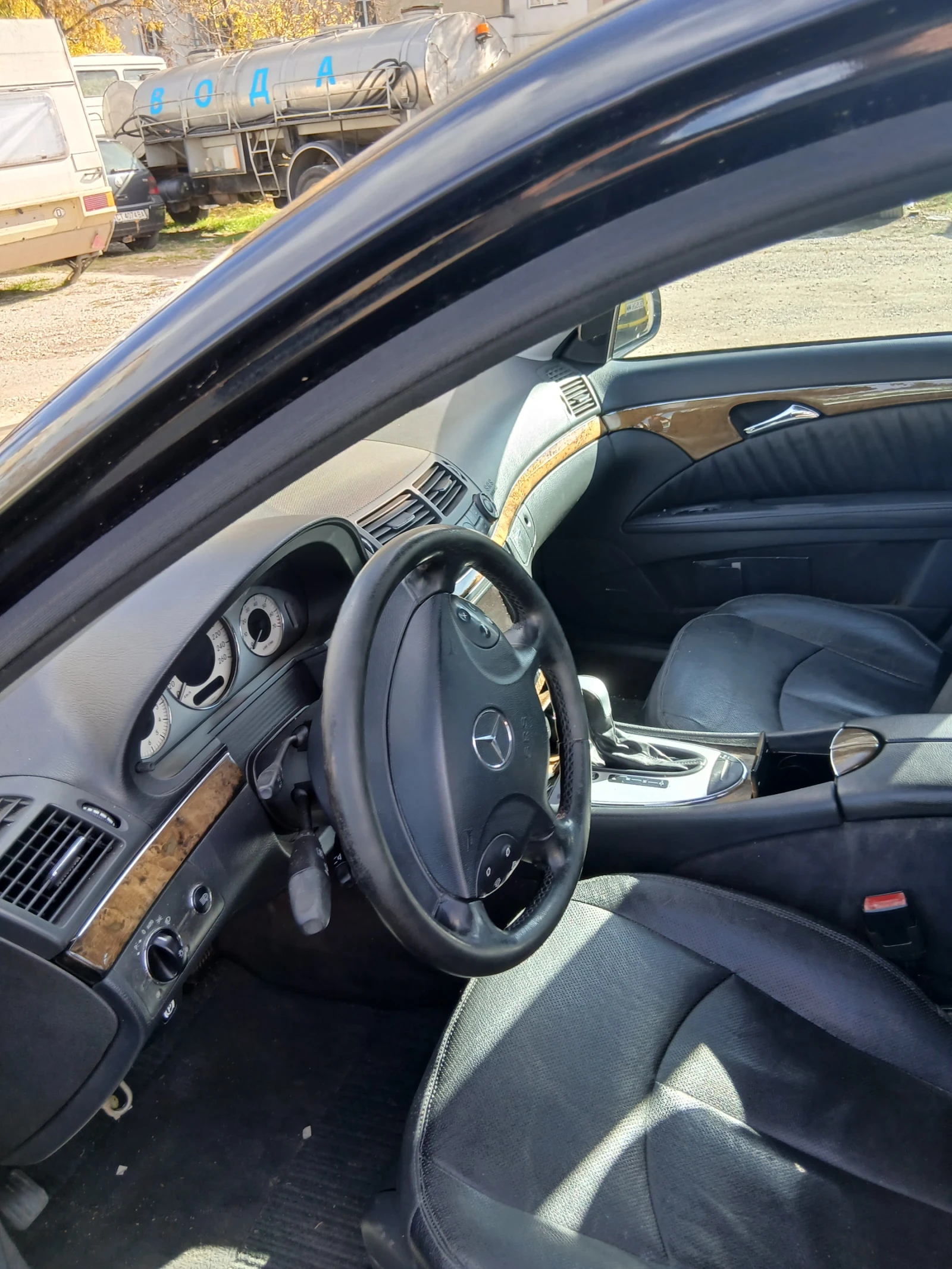 Mercedes-Benz E 350  - изображение 2