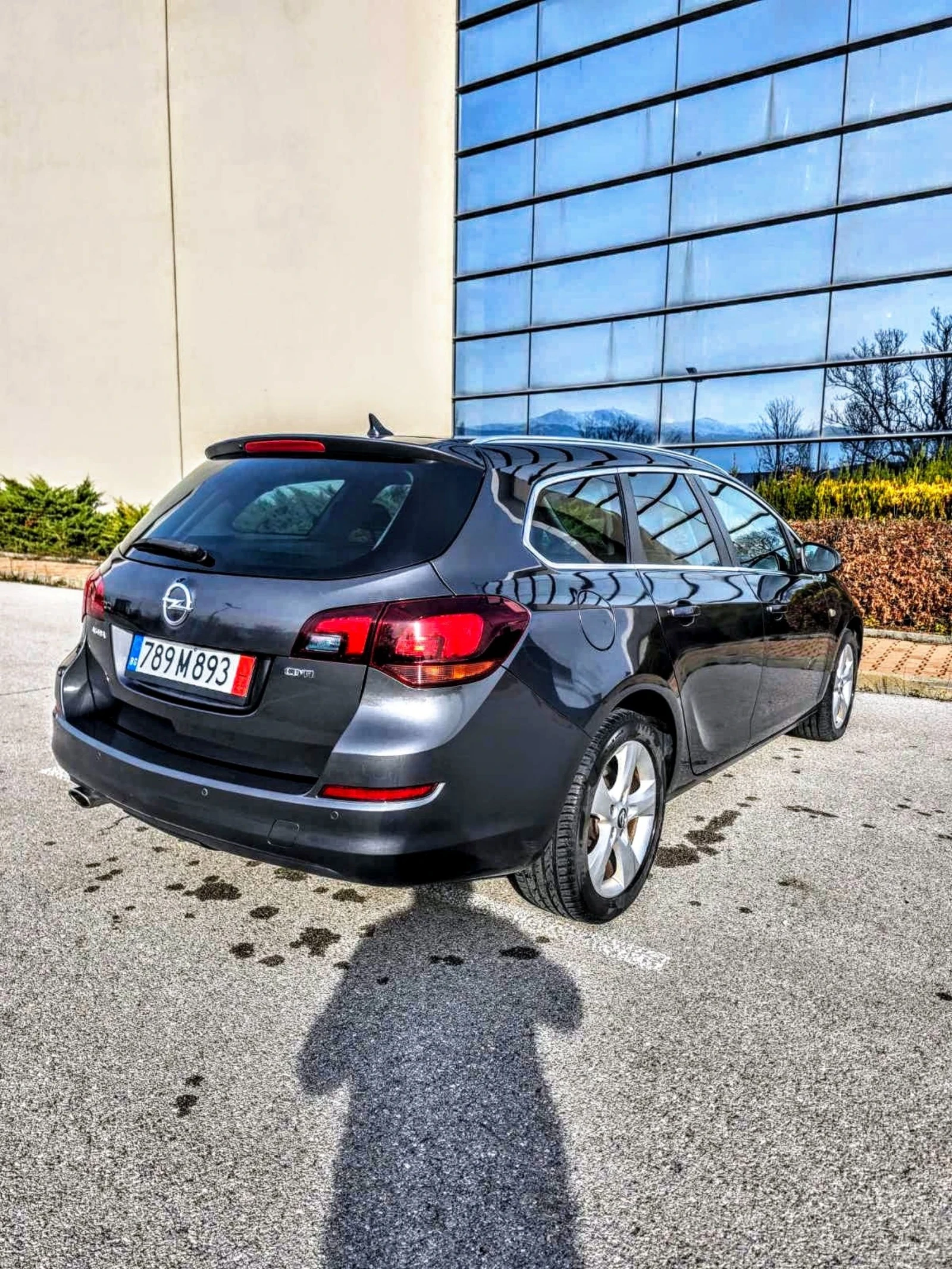 Opel Astra Ксенони/ навигация/ автопилот/ - изображение 4