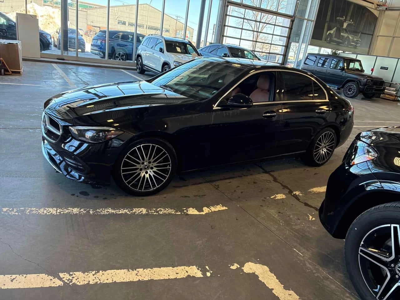 Mercedes-Benz C 300 * АВТО КРЕДИТ* ЦЕНА ДО БГ * СЕРВИЗНА ИСТОРИЯ *  - изображение 2