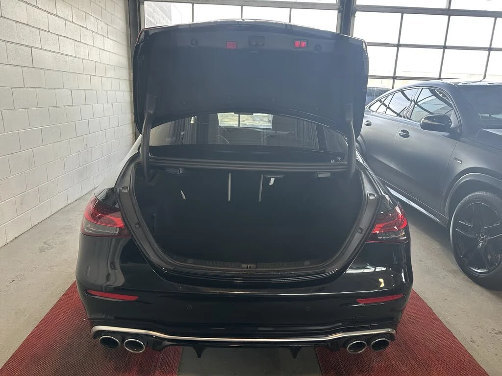 Mercedes-Benz E 55 AMG * AMG Line * HeadUp * * AвтоКредит* (ЦЕНА ДО БГ), снимка 8 - Автомобили и джипове - 53818782