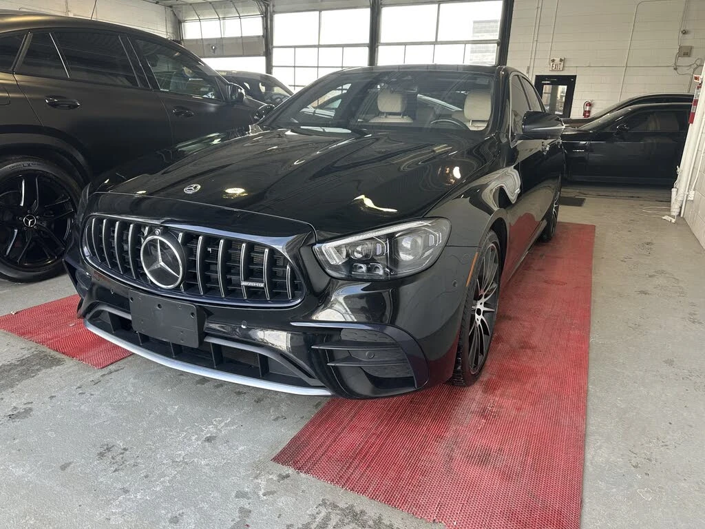 Mercedes-Benz E 55 AMG * AMG Line * HeadUp * * AвтоКредит* (ЦЕНА ДО БГ), снимка 3 - Автомобили и джипове - 53818782