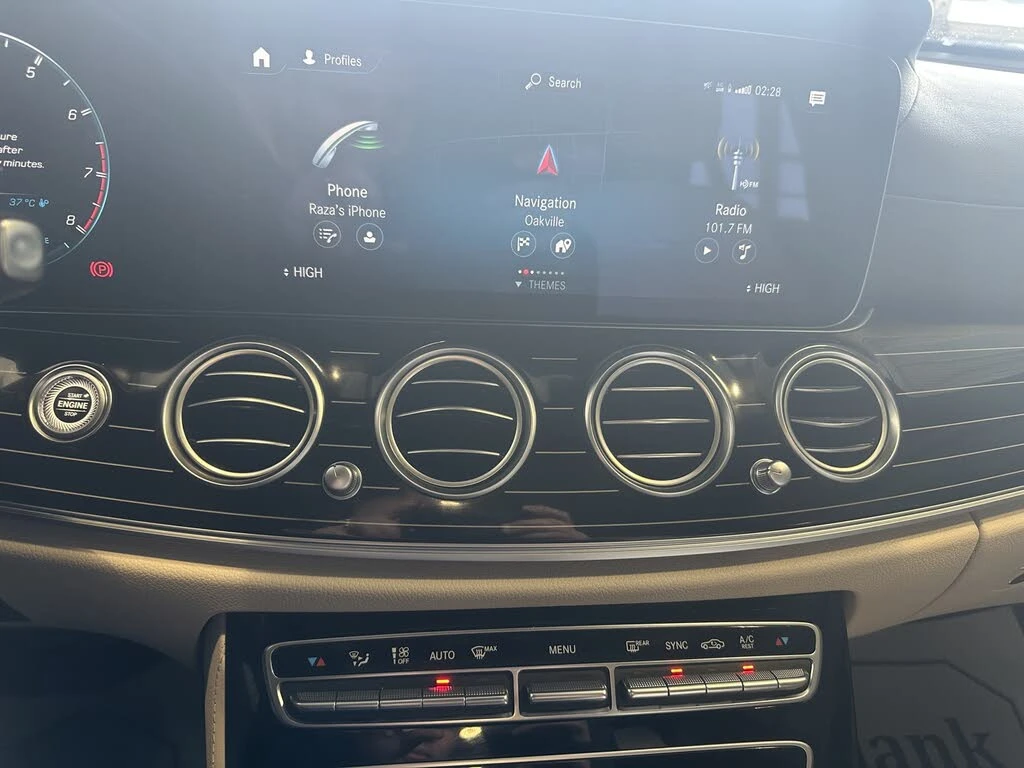 Mercedes-Benz E 55 AMG * AMG Line * HeadUp * * AвтоКредит* (ЦЕНА ДО БГ), снимка 15 - Автомобили и джипове - 53818782