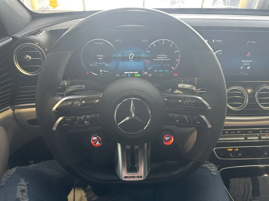 Mercedes-Benz E 55 AMG * AMG Line * HeadUp * * AвтоКредит* (ЦЕНА ДО БГ), снимка 11 - Автомобили и джипове - 53818782