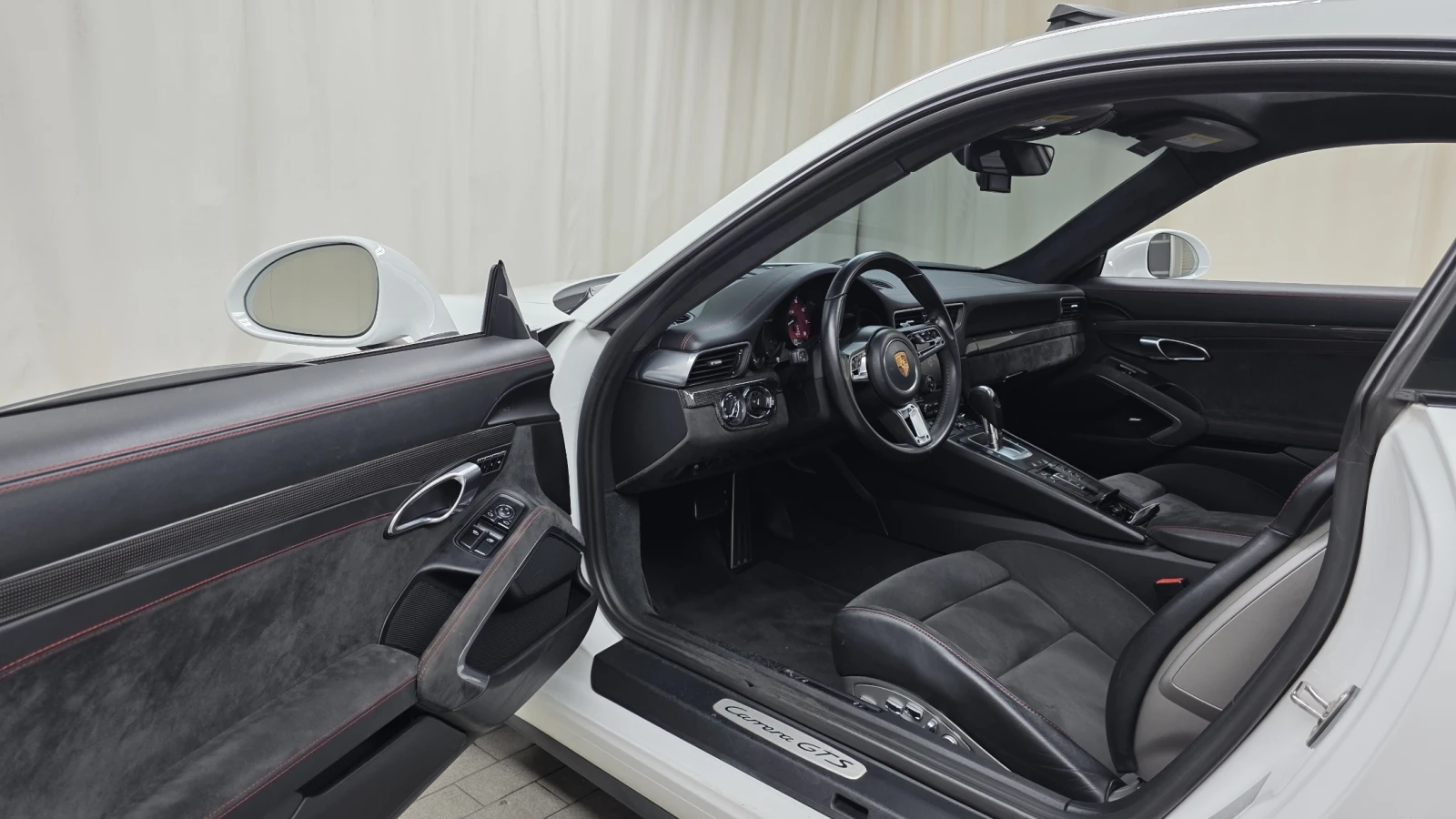 Porsche 911 Carrera GTS* ПОДГРЕВ ВОЛАН* ЛЮК* КРАЙНА ЦЕНА, снимка 10 - Автомобили и джипове - 55367079