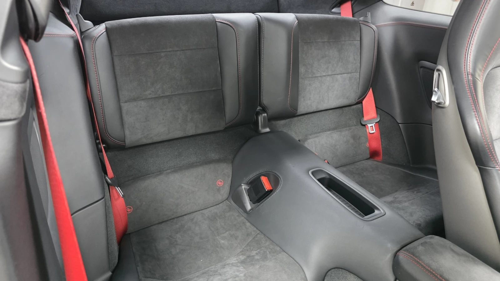 Porsche 911 Carrera GTS* ПОДГРЕВ ВОЛАН* ЛЮК* КРАЙНА ЦЕНА, снимка 11 - Автомобили и джипове - 55367079