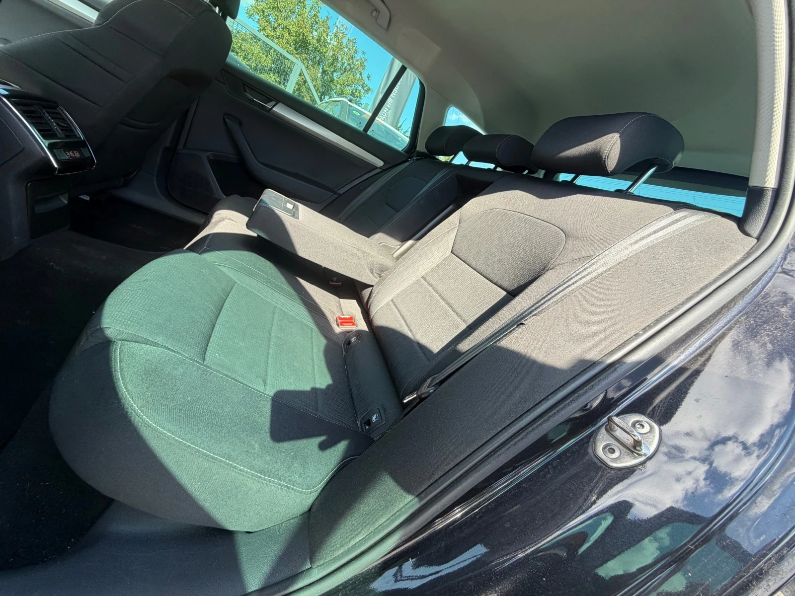 Skoda Superb БАРТЕР* 150кс* ДИЗЕЛ* LED* Navi, снимка 10 - Автомобили и джипове - 55710693