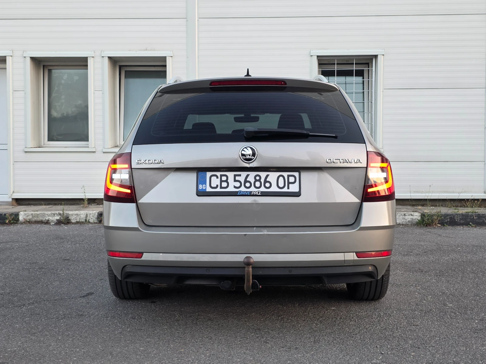 Skoda Octavia 2.0 TDI * ОБСЛУЖЕНА* DSG6, снимка 7 - Автомобили и джипове - 55748203