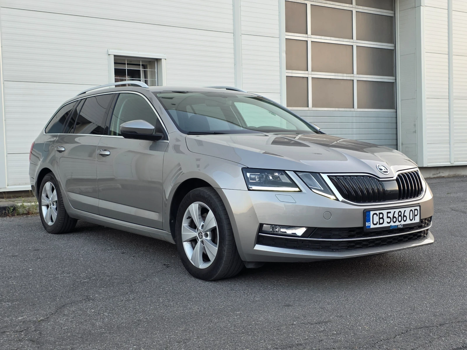 Skoda Octavia 2.0 TDI * ОБСЛУЖЕНА* DSG6, снимка 4 - Автомобили и джипове - 55748203