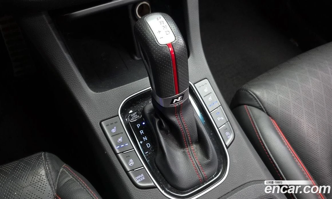 Hyundai I30 Diesel 1.6 Premium, снимка 9 - Автомобили и джипове - 55965242