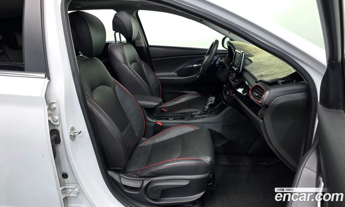 Hyundai I30 Diesel 1.6 Premium, снимка 11 - Автомобили и джипове - 55965242