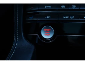 Jaguar F-PACE * AWD /DIESEL/ PANOROOF/ NAV/ CAMERA/ LEATHER * CA, снимка 16