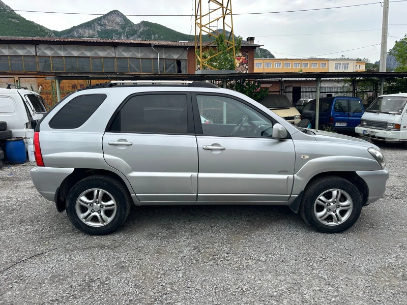 Kia Sportage 2.0i 4x4 ГАЗ Италия, снимка 8 - Автомобили и джипове - 50173135