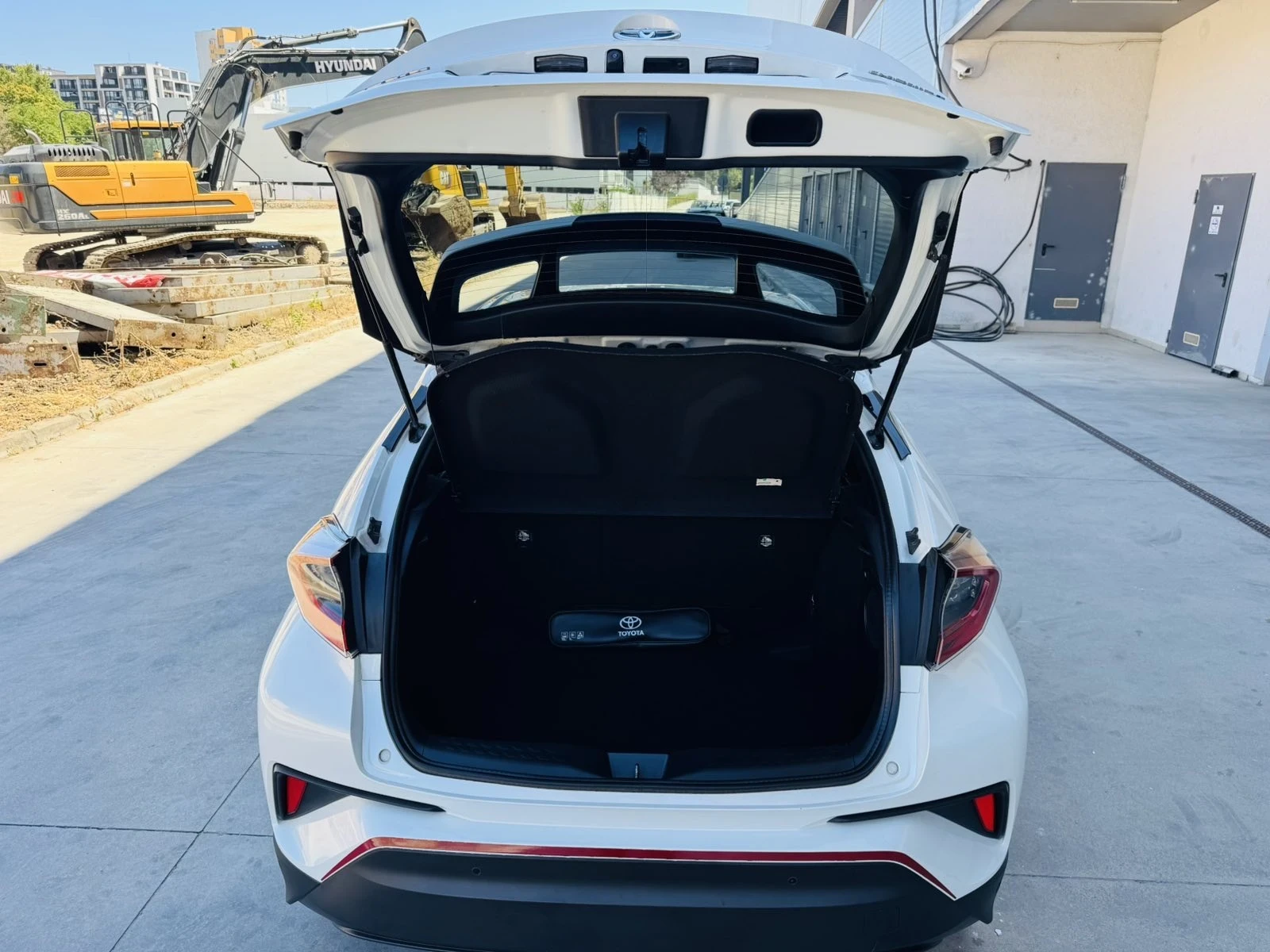 Toyota C-HR 1.8 HYBRYD - изображение 8