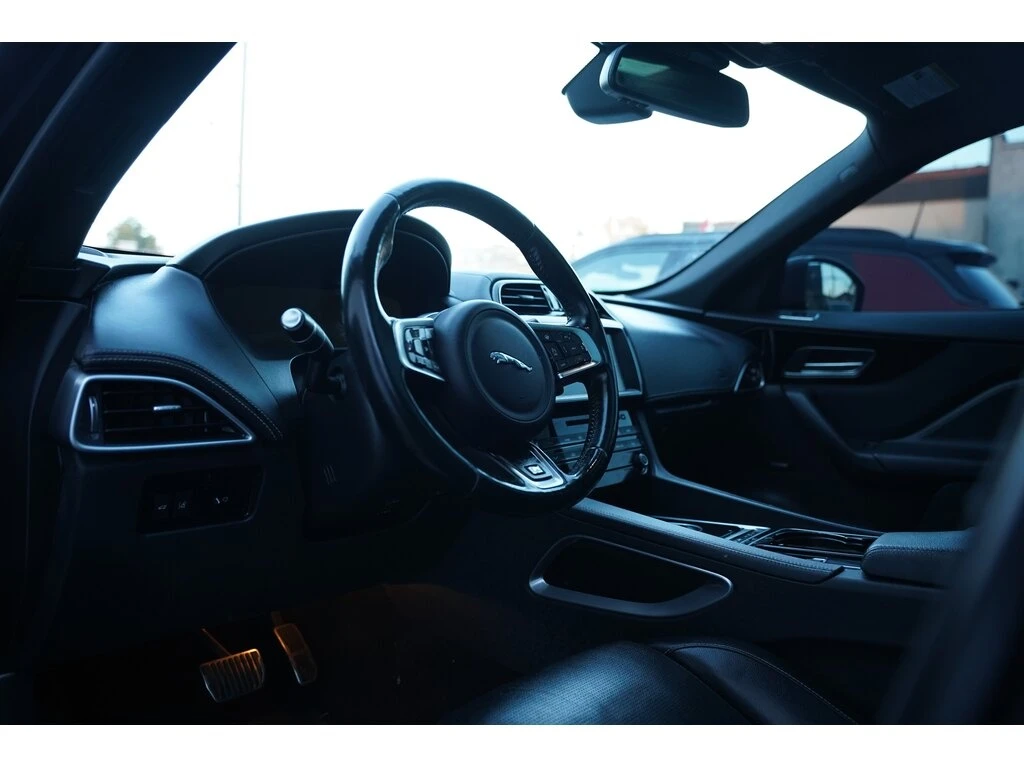 Jaguar F-PACE * AWD /DIESEL/ PANOROOF/ NAV/ CAMERA/ LEATHER * CA - изображение 9