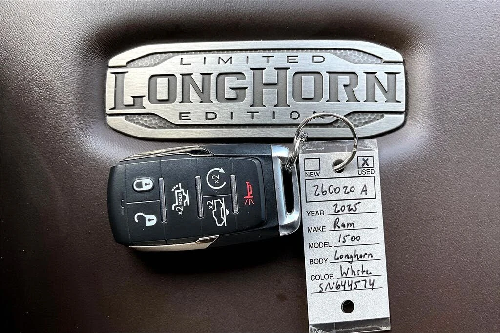 Dodge RAM 1500  Limited Longhorn Crew Cab 4WD, снимка 17 - Автомобили и джипове - 54611578