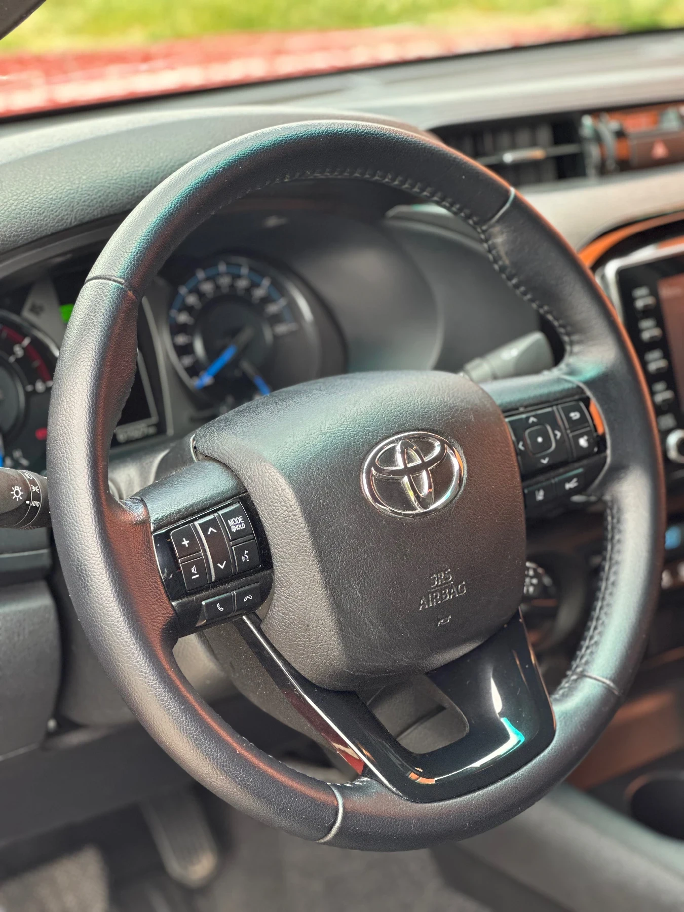 Toyota Hilux 2.8D4d 204к.с Гаранция, снимка 16 - Автомобили и джипове - 54655138