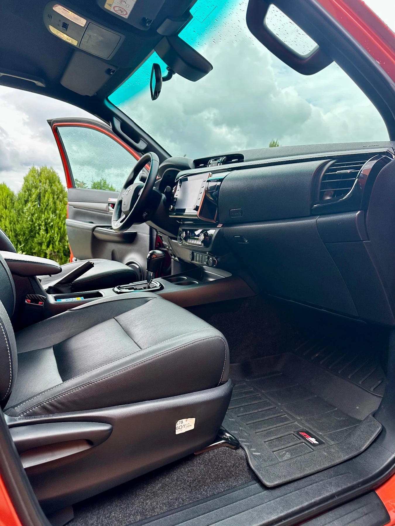 Toyota Hilux 2.8D4d 204к.с Гаранция, снимка 13 - Автомобили и джипове - 54655138
