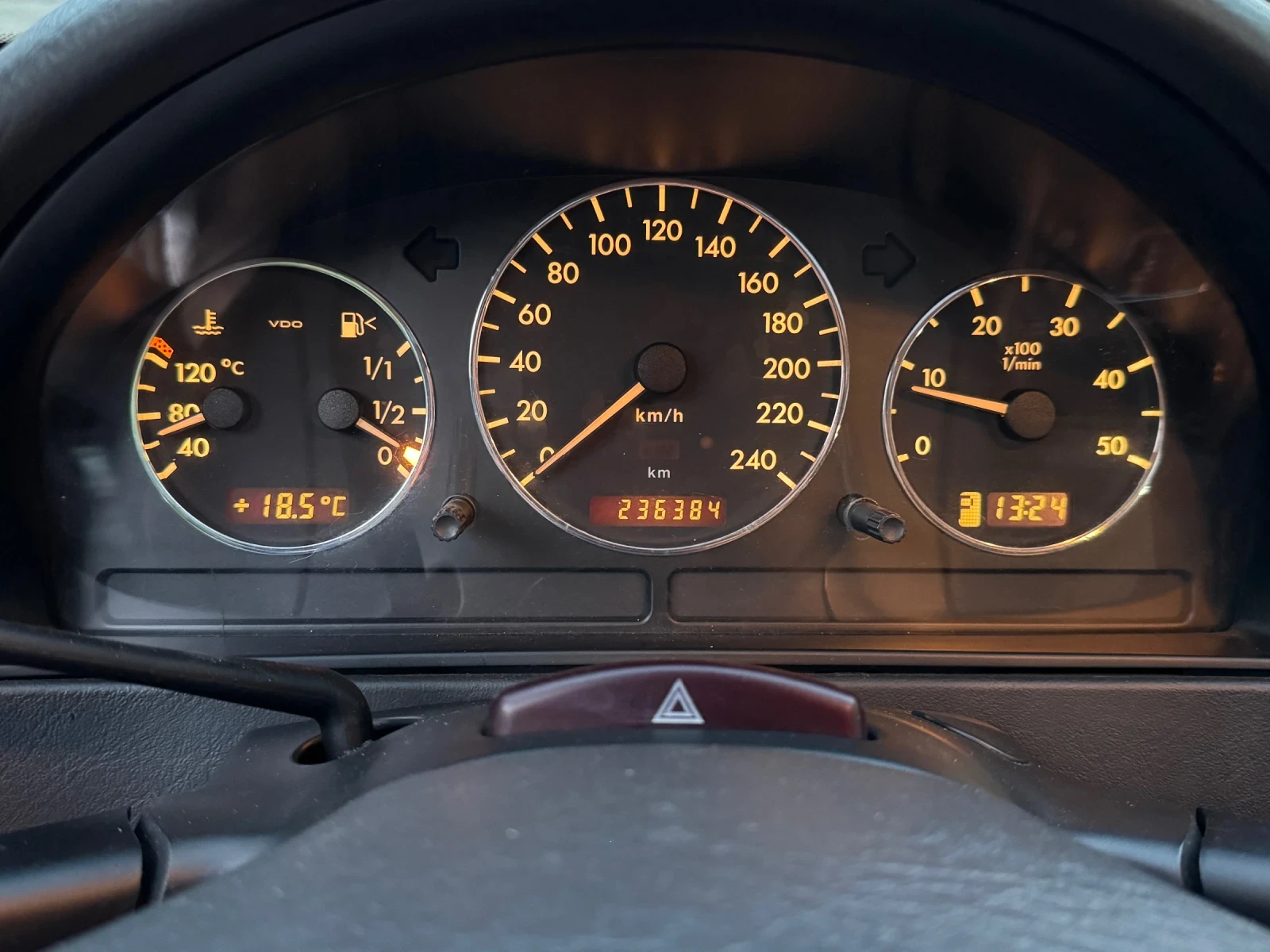 Mercedes-Benz ML 270 2.7 Нов Внос INSPIRE, снимка 13 - Автомобили и джипове - 54743286