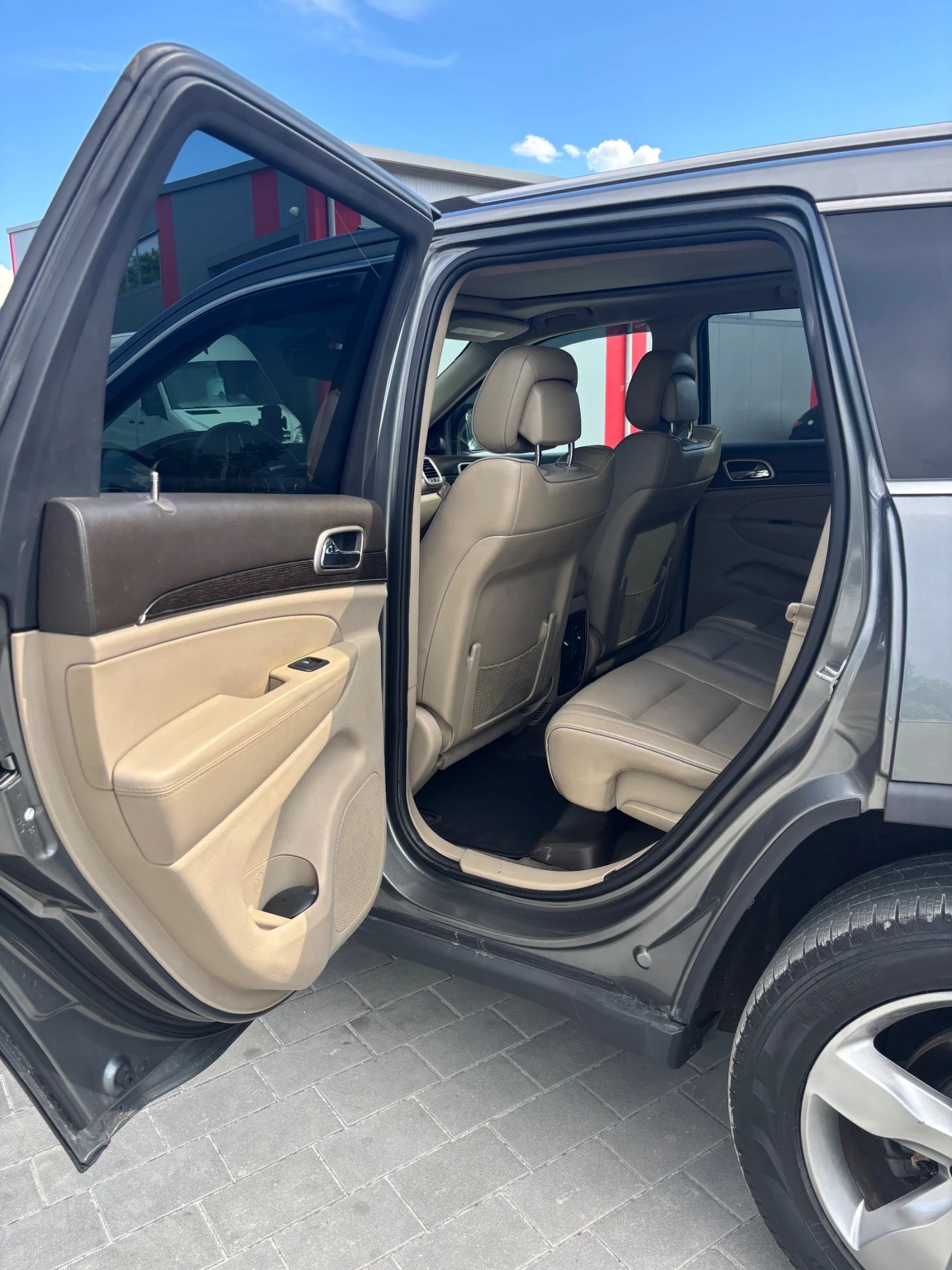 Jeep Grand cherokee 3.0D, снимка 8 - Автомобили и джипове - 54837946