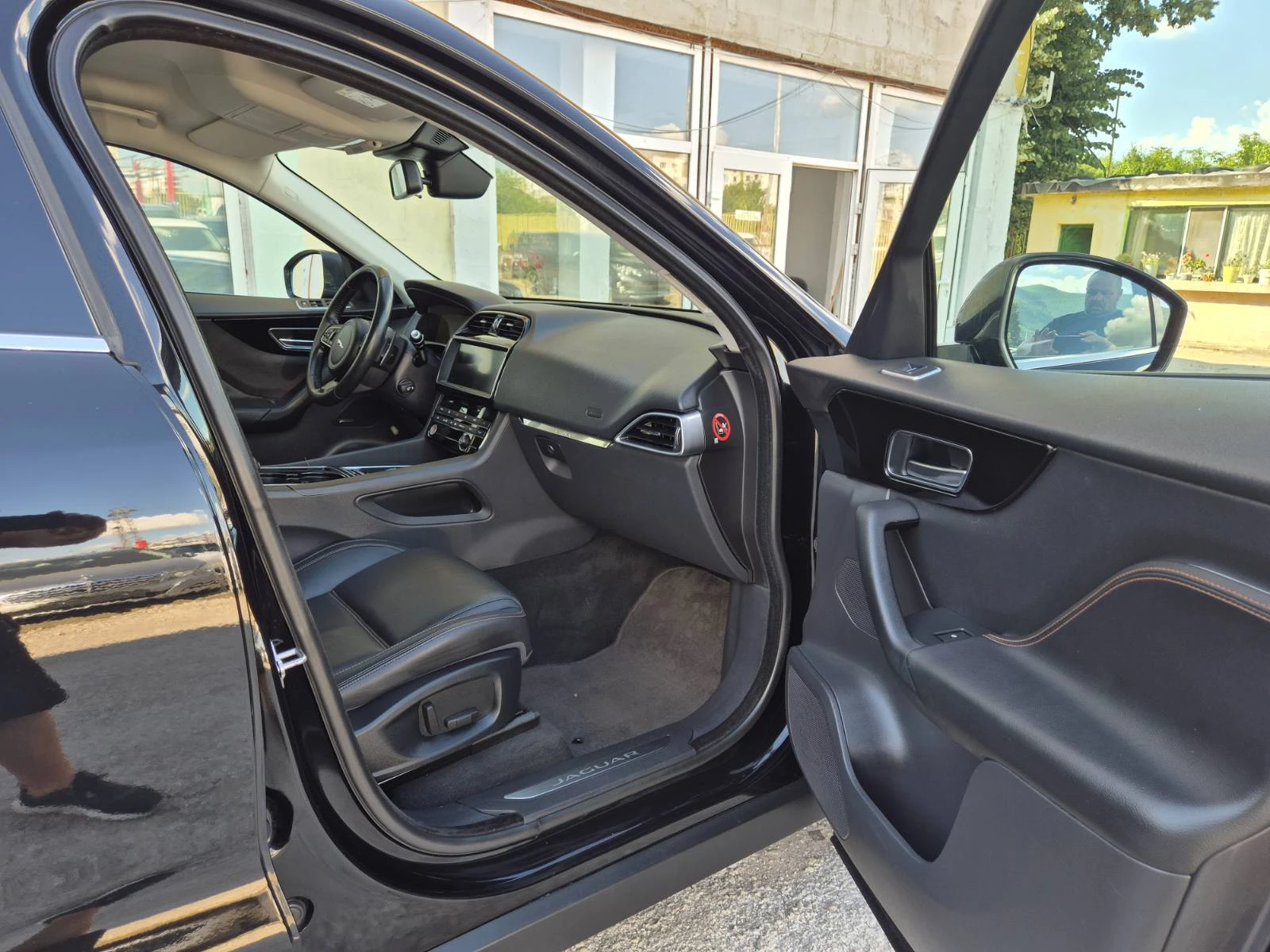 Jaguar F-PACE 3.0D AWD NAVI ITALY TOP, снимка 10 - Автомобили и джипове - 55239511