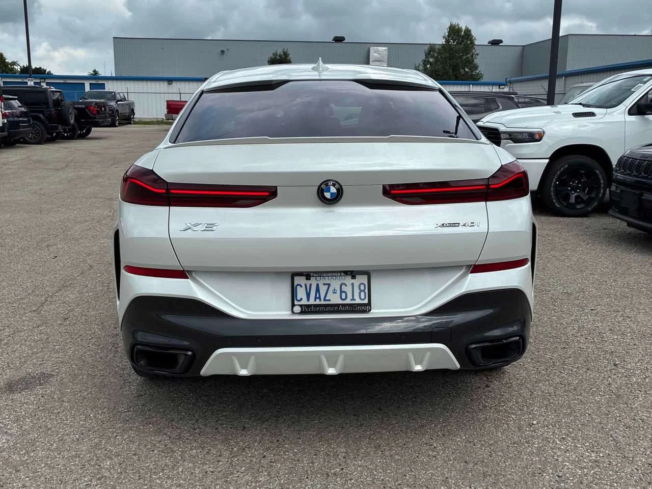 BMW X6 xDrive40i HUD 360 LASER DISTRONIC CARFAX, снимка 4 - Автомобили и джипове - 55602430
