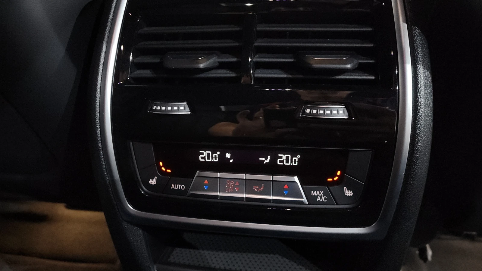 BMW X6 M* ЧИСТОКРЪВНА М-КА* FULL* FULL* ЛИЗИНГ, снимка 16 - Автомобили и джипове - 55711873