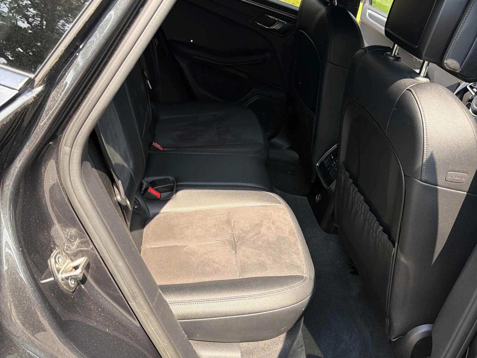 Porsche Macan  * CARFAX * ОПЦИЯ ЗА ФИНАНСИРАНЕ, снимка 10 - Автомобили и джипове - 55925253