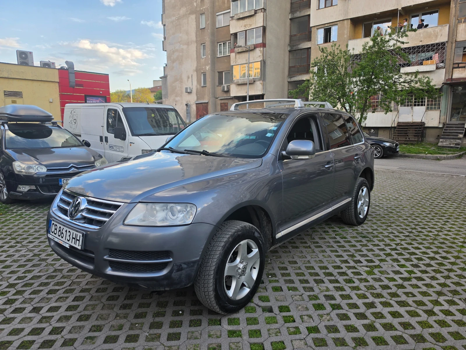 VW Touareg, снимка 2 - Автомобили и джипове - 56627799