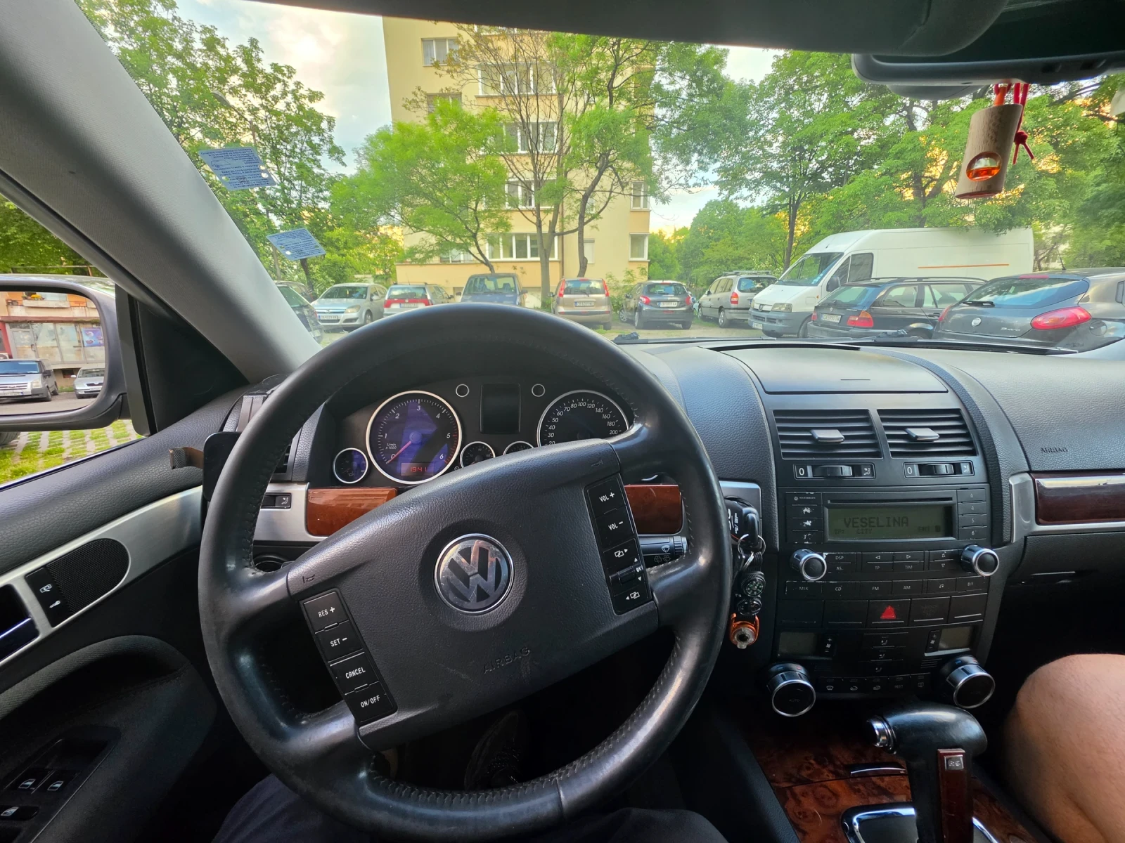 VW Touareg, снимка 6 - Автомобили и джипове - 56627799