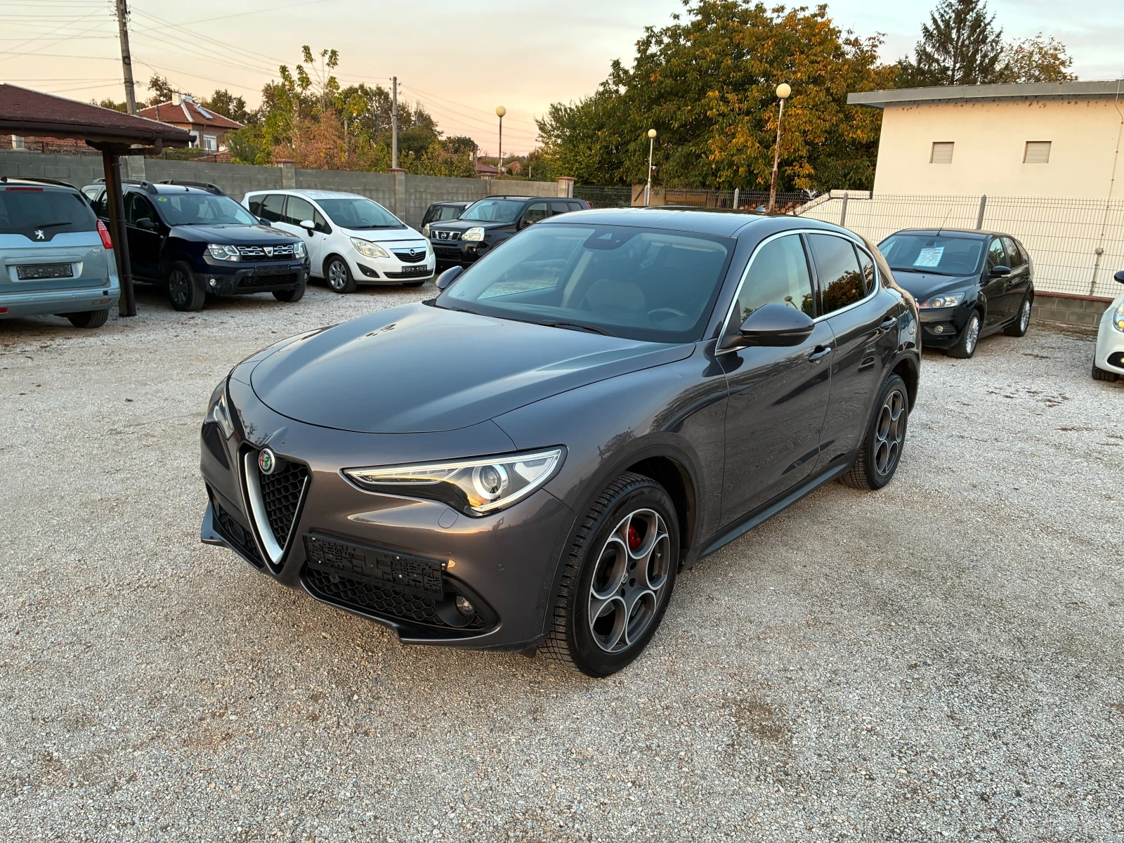 Alfa Romeo Stelvio 2.2 JTD-M, снимка 2 - Автомобили и джипове - 56747771