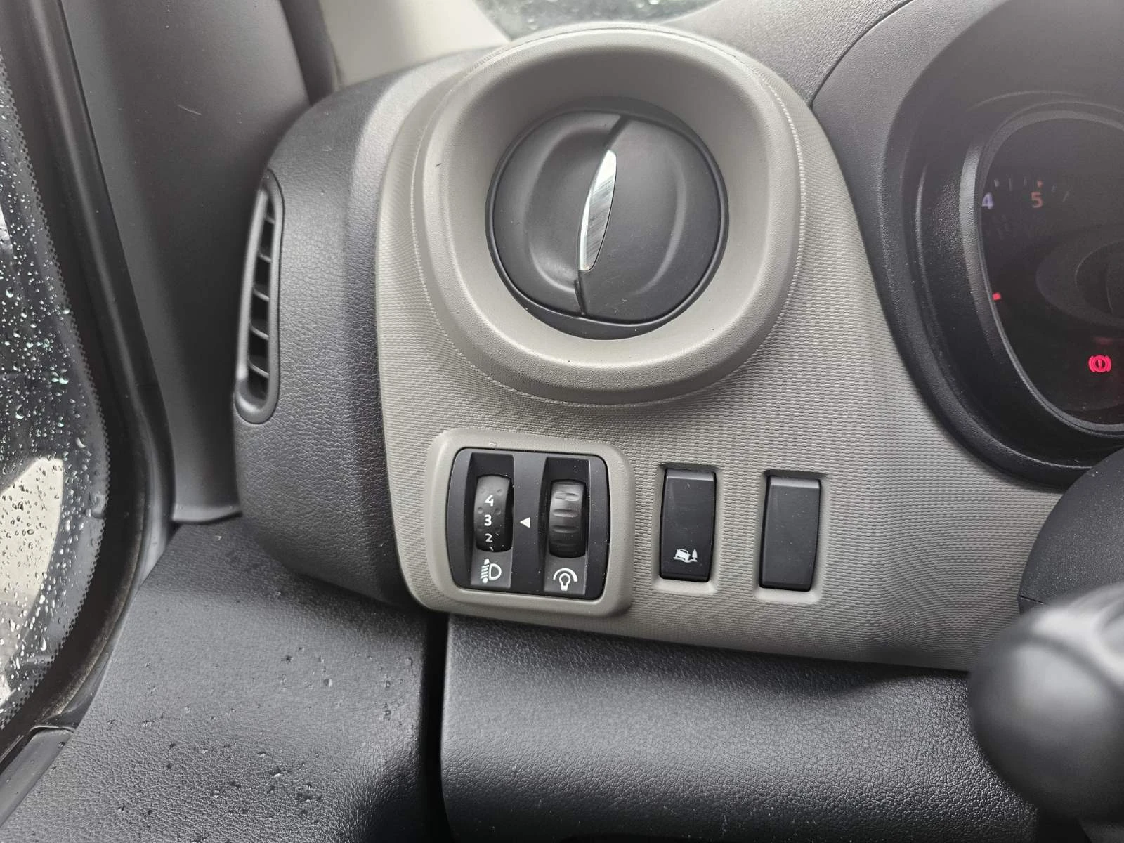 Renault Trafic Energy dCi 125 hp - изображение 9