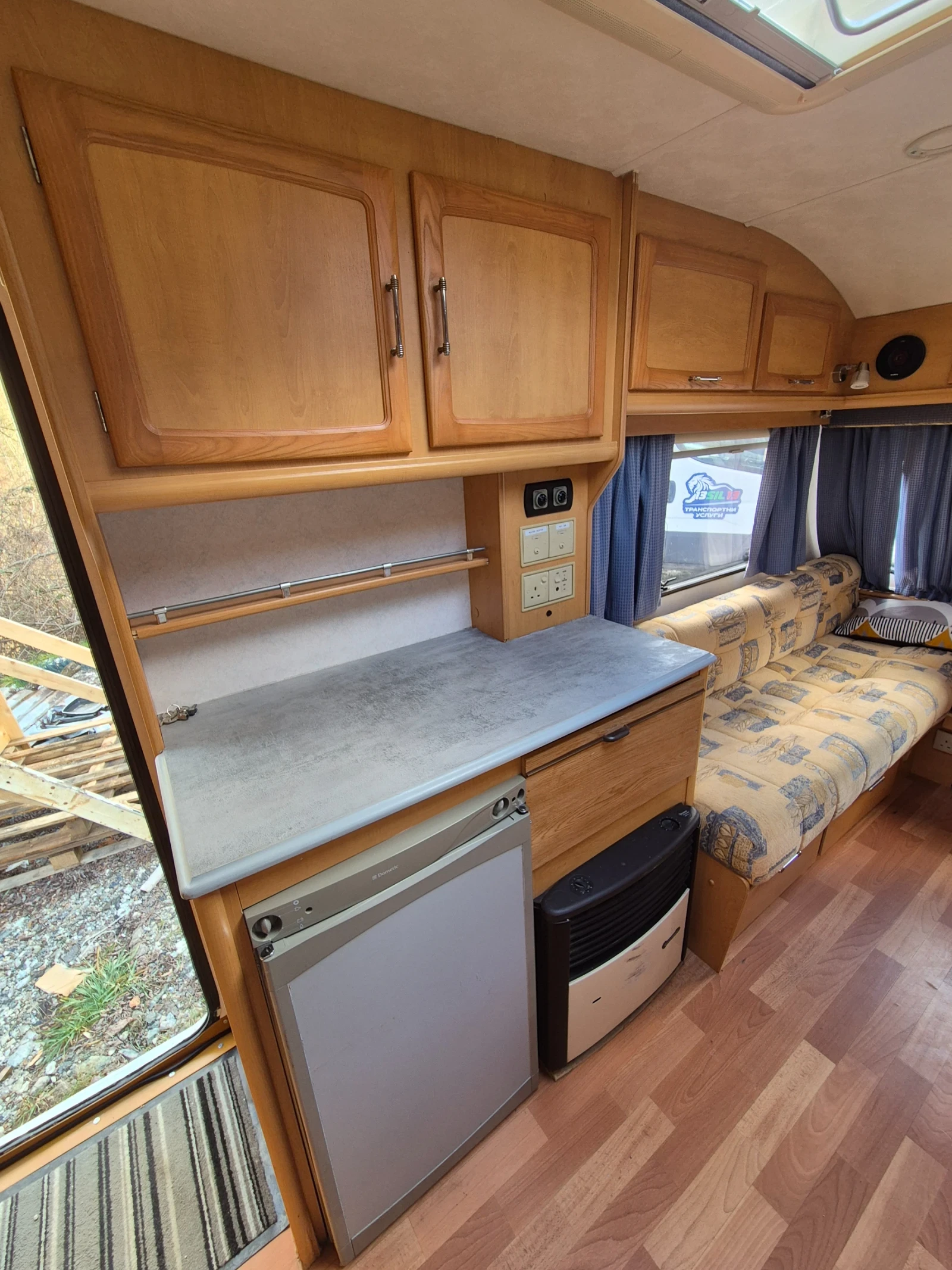 Каравана Compas Corona, снимка 10 - Каравани и кемпери - 54087687